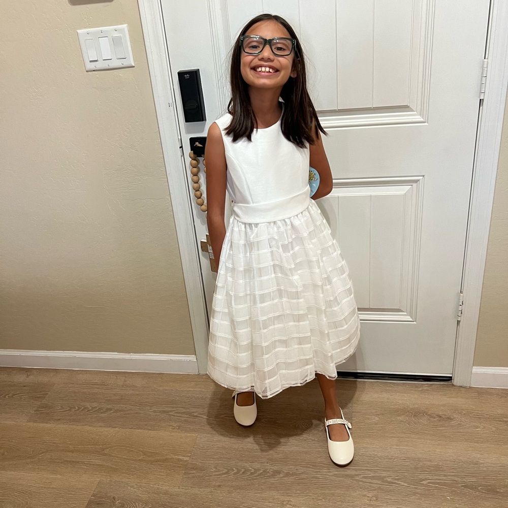 Elegant White Sleeveless Dress for Girls